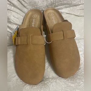 Boston Style Clogs, Cat & Jack Mule Slides, Kids Size 4. NWT, Light Brown, Soft